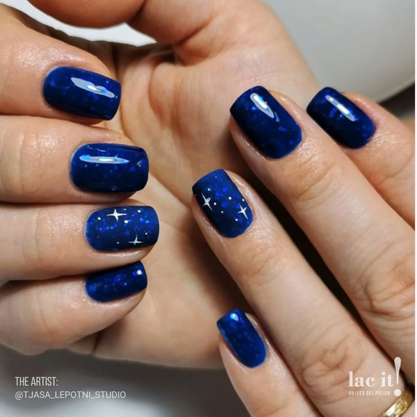 en Vogue Lac It! Aquila fine and medium blue glitters in a cobalt jelly base UV/LED gel nail polish manicure