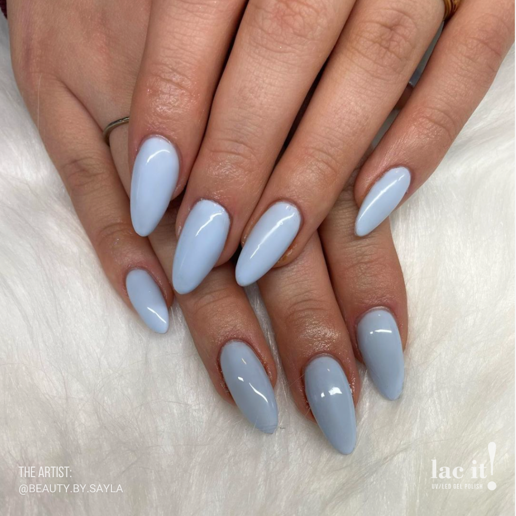 en Vogue Lac It! Baby Blues soft pastel periwinkle blue crème UV/LED gel nail polish for professional nails and extensions almond shaped manicure