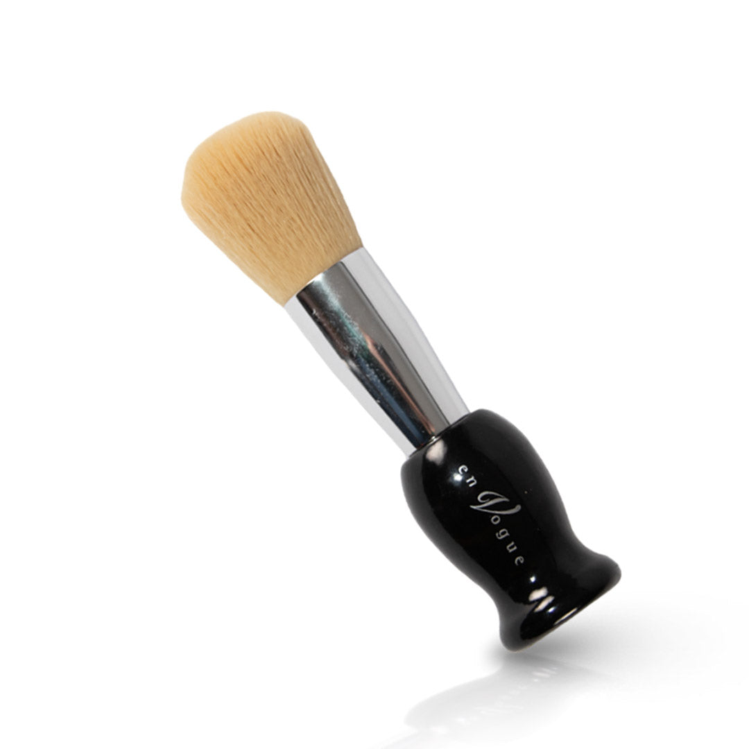 en Vogue long-handled Dust Brush for professional manicures and extensions Main image