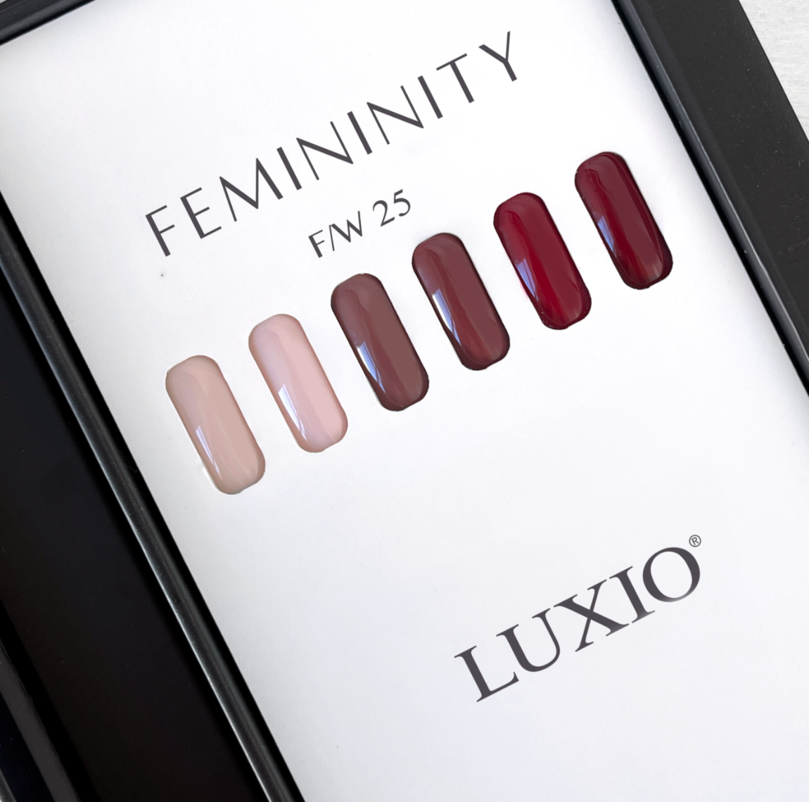 MINI SIZE Femininity Luxio Collection Main image