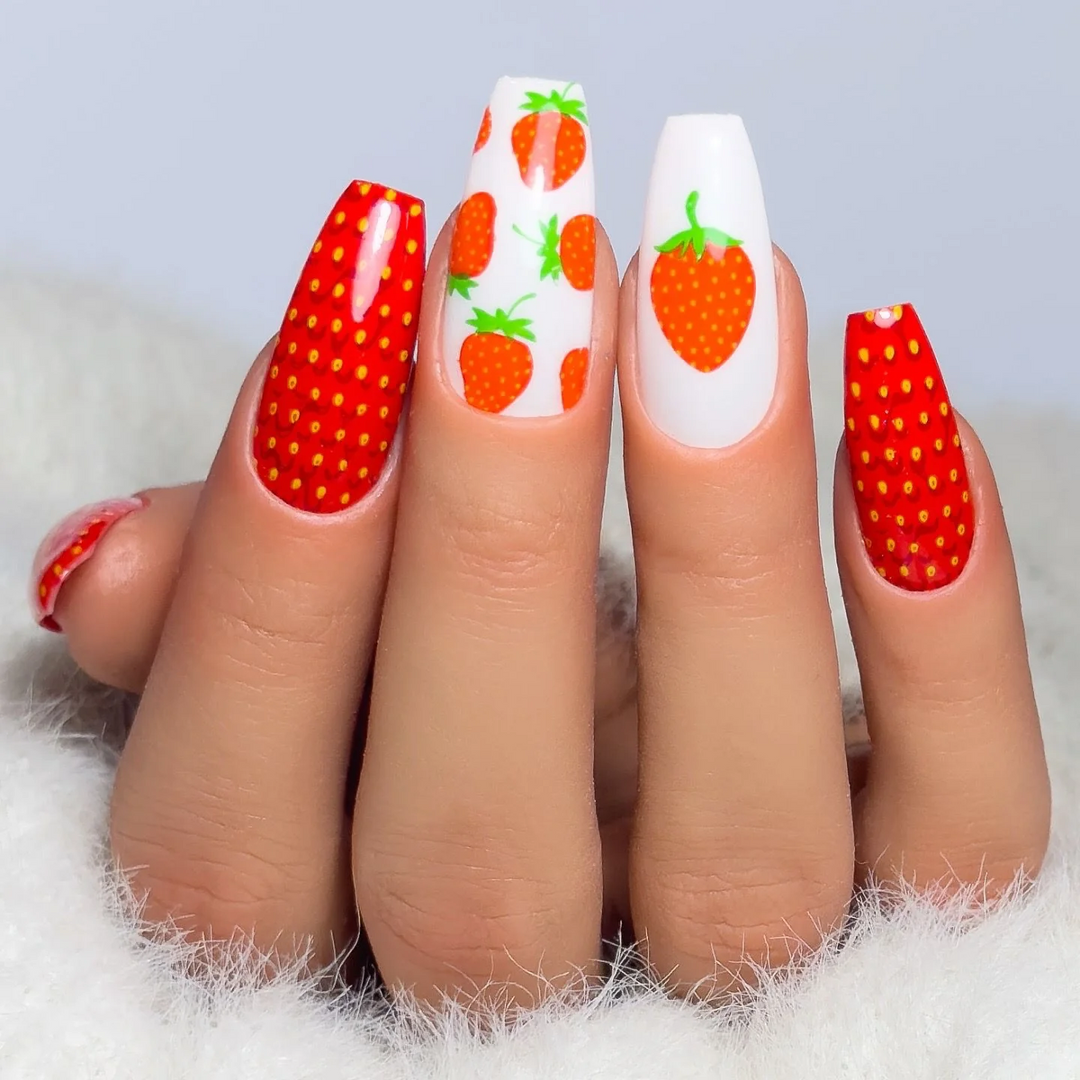 Straw-berry Sweet (CjS-350) Etched Nail Art Stamping Plate - Clear Jelly Stamper Plate