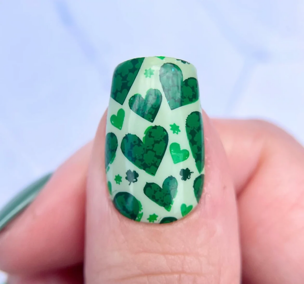 Shake Your Shamrocks (CjSH-103) Etched Nail Art Stamping Plate - Clear Jelly Stamping Plate