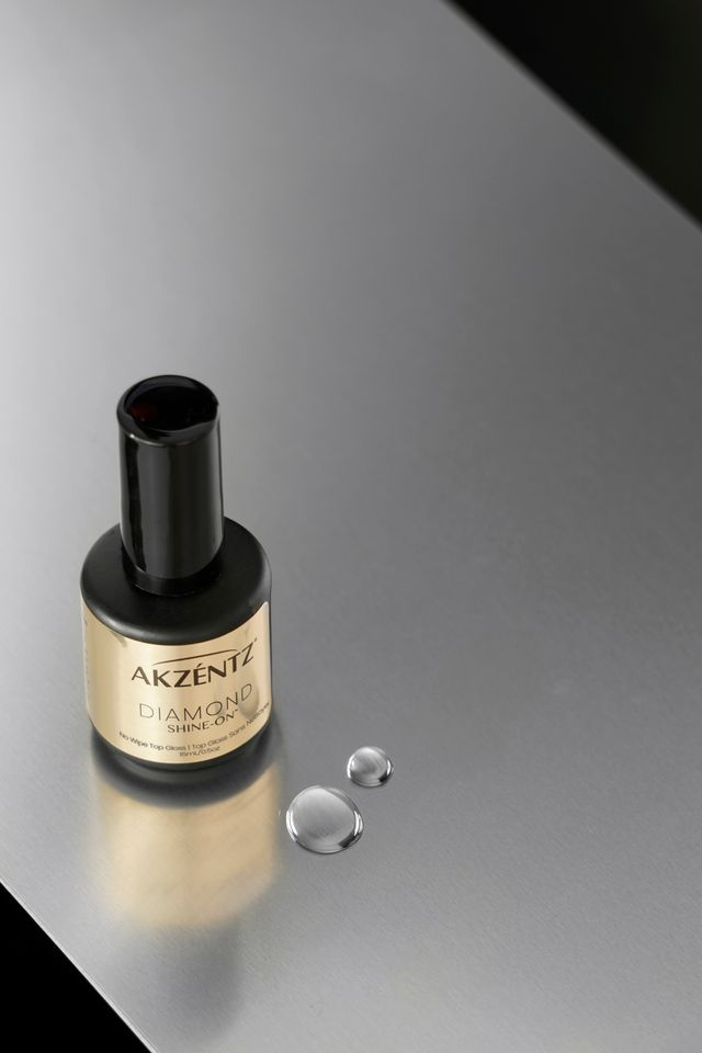 DIAMOND Shine On - No Wipe UV/LED Top Gloss 15ml/.5oz Secondary image