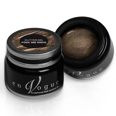 en Vogue fool-me-once rich champagne & gold micro-foil glitter gel polish for professional nails and extensions shown in container