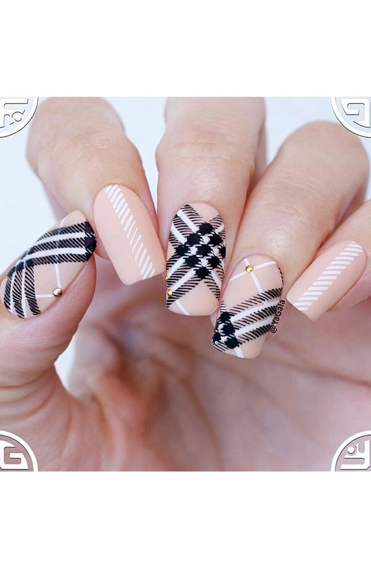 Pretty In Plaid - Uber Chic Stamping Plate