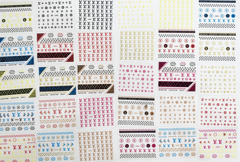 Pasties - LV Set off 25 small sheets of pasties Main image